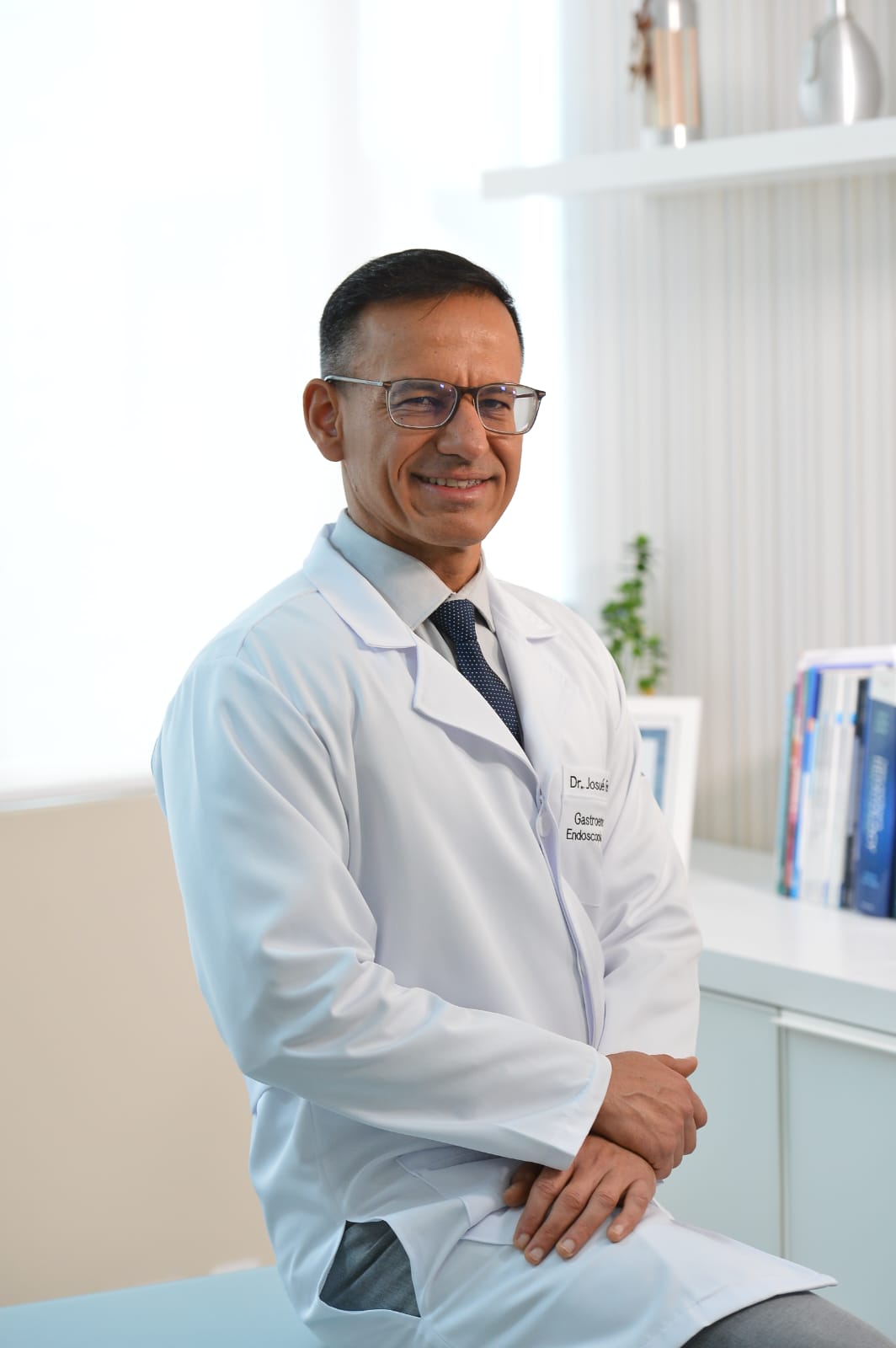 Dr. Josué Ferreira